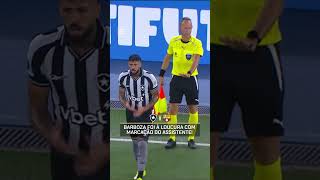 Barboza ficou muito bravo com marcação do assistente no duelo entre Botafogo e Barcelona