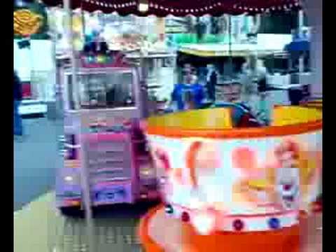 Ich liebe Kinder  Karussell fahren :-)