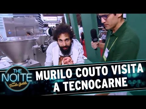 Murilo Couto visita o evento 'TecnoCarne' | The Noite (25/08/17)