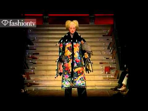 Alexander McQueen for Givenchy Fall 1997 Couture   FashionTV1