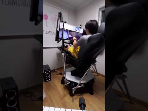 개인이 만든 자동차 운전 실감나게 하는 장비