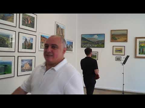 Armenien: Anmut und Gewalt. Bilder von Landschaften und Spuren des Krieges