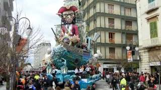 preview picture of video 'Carnevale di Putignano 2012 - I carri allegorici'