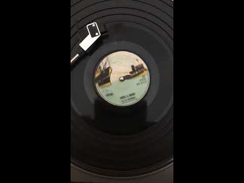 S. S. Binns - Boss a moon - ES 818 Escort - 1970