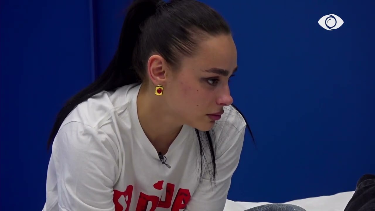 “Ti nuk më lë të prek”/ Egli përlotet teksa bisedon me Gjestin: Nuk e mendoj…