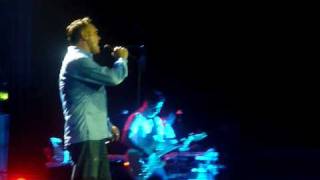 Morrissey, &#39;Mama Lay Softly On The Riverbed&#39; - 02 Academy Brixton 21/7/09