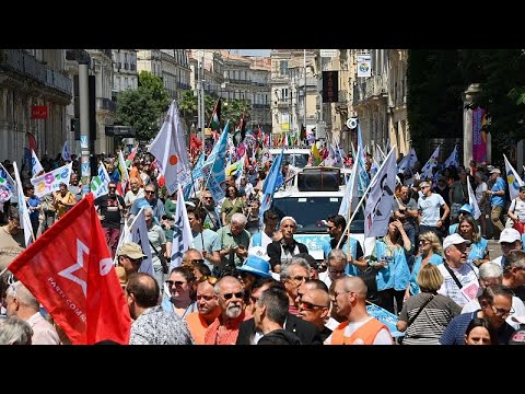 شاهد اليوم 14 من الاحتجاجات ضد إصلاح نظام التقاعد في فرنسا يشهد تراجعاً للتعبئة