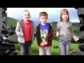 Michael Rosen's - We're going on a bear hunt ...