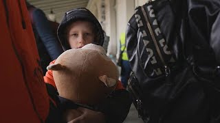 The resilience and tears of Ukrainian refugees on the Polish border