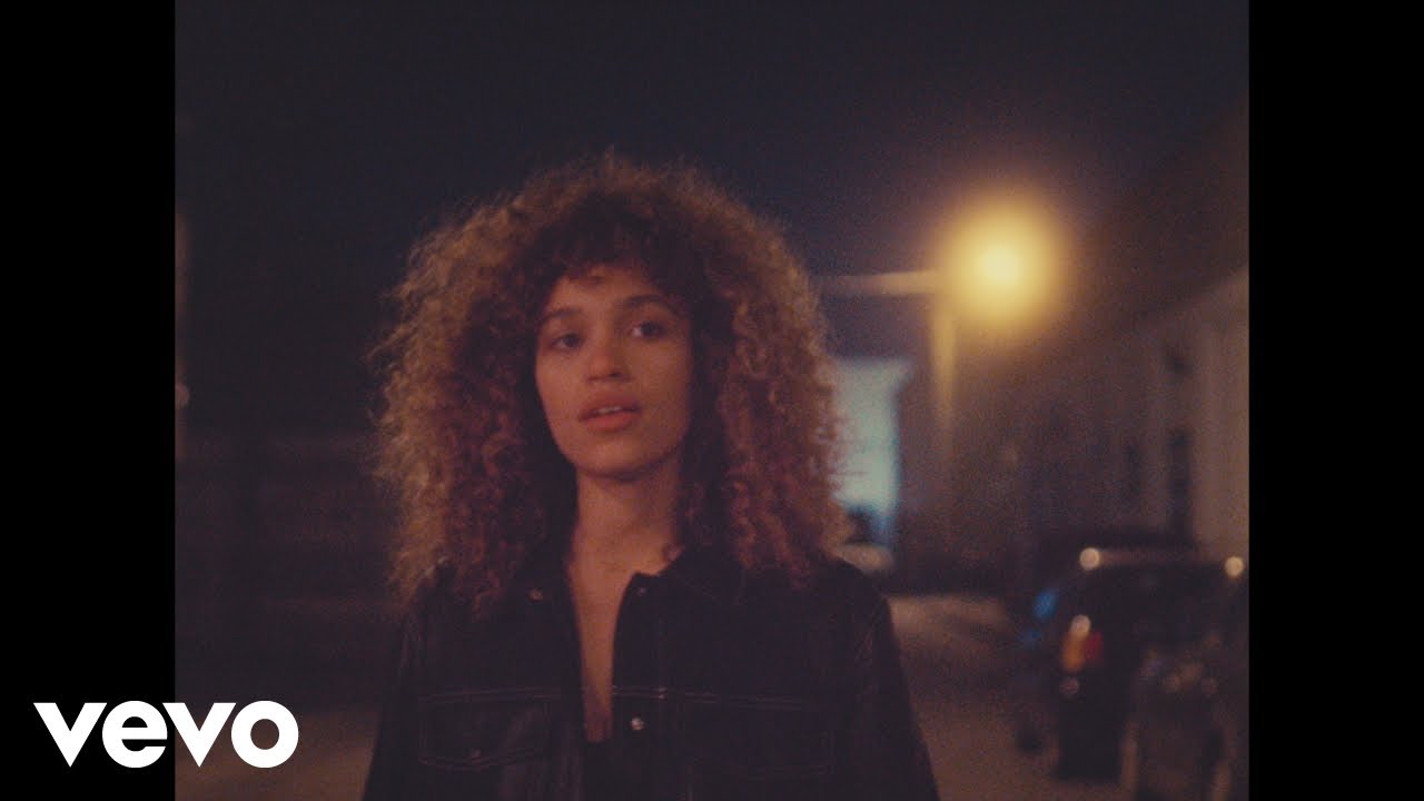 Izzy Bizu — Lights On