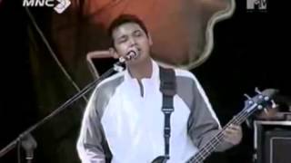 Download lagu Bondan & Fade2Black - Kroncong Protol mp3