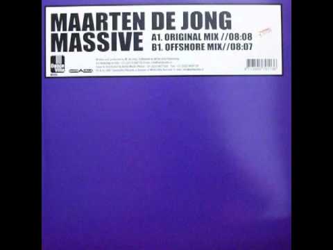 Massive (Original Mix) - Maarten de Jong