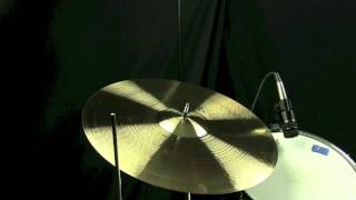 Video thumbnail for Paiste Signature 18" Fast Crash by The Drum Shop - Portland, Maine