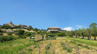 preview picture of video 'Загородный дом с панорамным видом на море и горы - Roseto degli Abruzzi, Abruzzo'