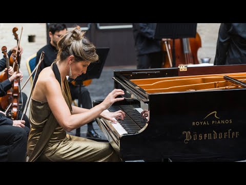 María Dolores Gaitán plays Rapsodia Sinfónica op. 66 by Joaquín Turina