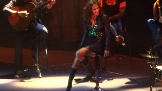 Malú ~ Desaparecer [Tour Sí, Madrid Palacio de los Deportes 2014]
