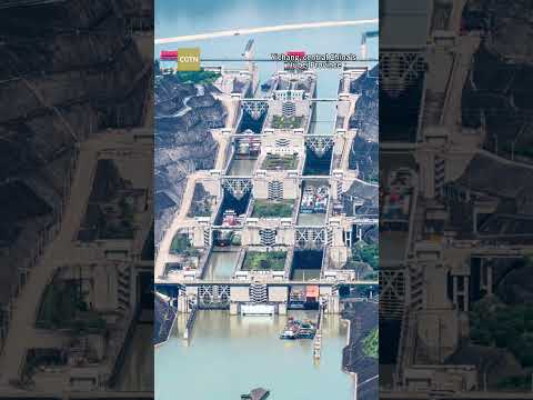 Ship lift in Three Gorges Dam elevates over 100 meters