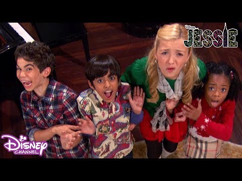 Jessie | Christmas Tree Trouble 🌲 | Disney Channel UK