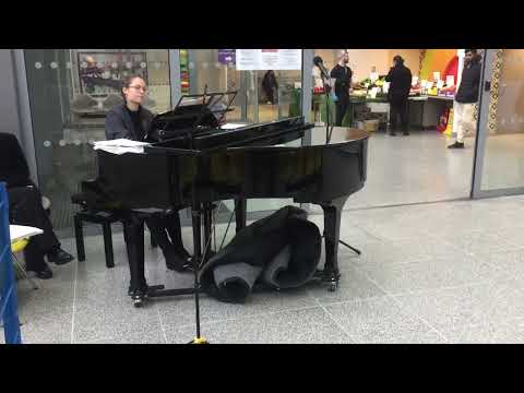 Music @ The Royal London Hospital - Melinda Peschut and Elizabeth Fletcher bring joy to the Foyer