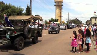 preview picture of video 'Bairnsdale Christmas Parade 2010 (Part 2 of 2)'