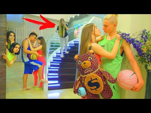 Imprezowa i szalona gra „PRAWDA ALBO WYZWANIE”. Pierwszy pocałunek i sekrety najlepszych przyjaciół.