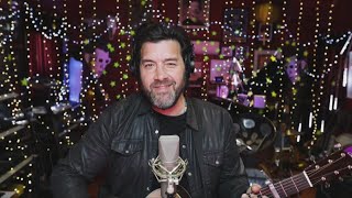 Bob Schneider Performs New Single &quot;I Love This Life&quot; From Upcoming Album That Rach Loves