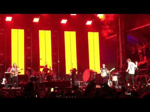 Imagine Dragons - Radioactive live in Miami Beach