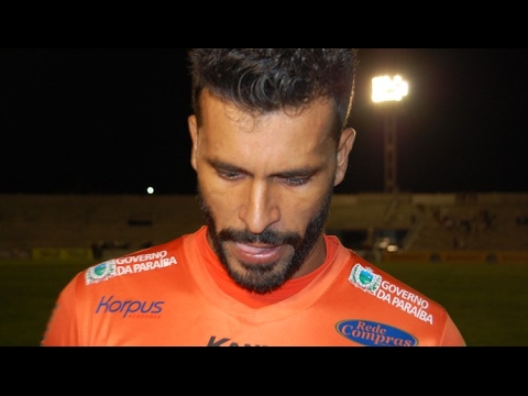 Glédson admite falha, mas dispara contra a arbitragem: "É vergonhoso"