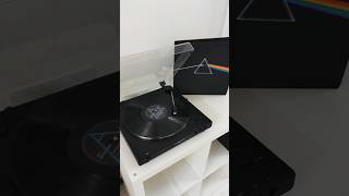 Download lagu Unboxing Pink Floyd's iconic 'Dark side of the Moon 50th-Anniversary edition vinyl record mp3 Download lagu Unboxing Pink Floyd's iconic 'Dark side of the Moon 50th-Anniversary edition vinyl record mp3