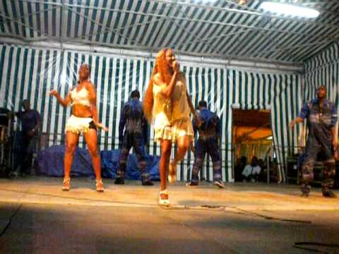 CHRISTIANE VALLEJO EN PRESTATION EN MARTINIQUE