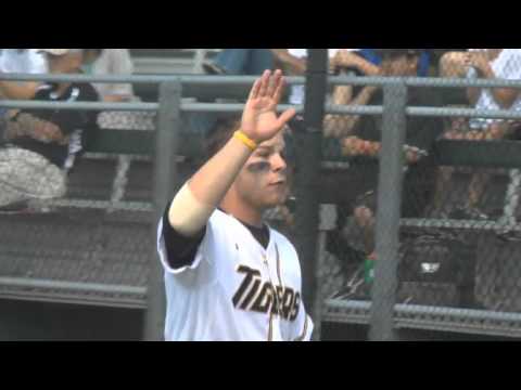 Towson Baseball opens 3-game series with Hofstra, wins 4-3