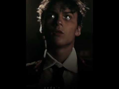 ꒰ Marcus L.꒱ ➭I hate my self for being attracted to a man right now