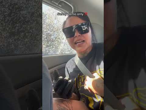 Testing out my new window breaker! Self defence keychains window breakers