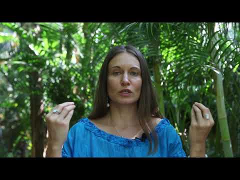 Юлия Сикачева — видеоотзыв о семинаре «Практики по выстраиванию тела»