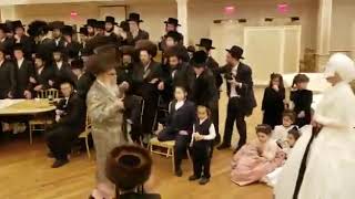 Download lagu Satmar Rebbe R' Aharon dancing MitzvaTantz  At Wedding For Grandchild Of His Brother- Adar I 5779 mp3