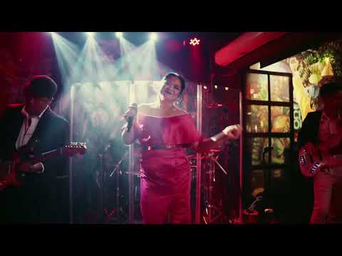 CONFUSED - Velvet Aduk (Live at Crooners)