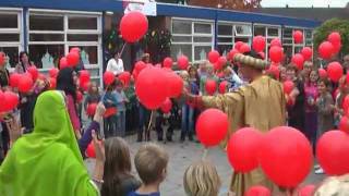 preview picture of video 'Oecumenische school in Markelo viert 40 jarig bestaan'