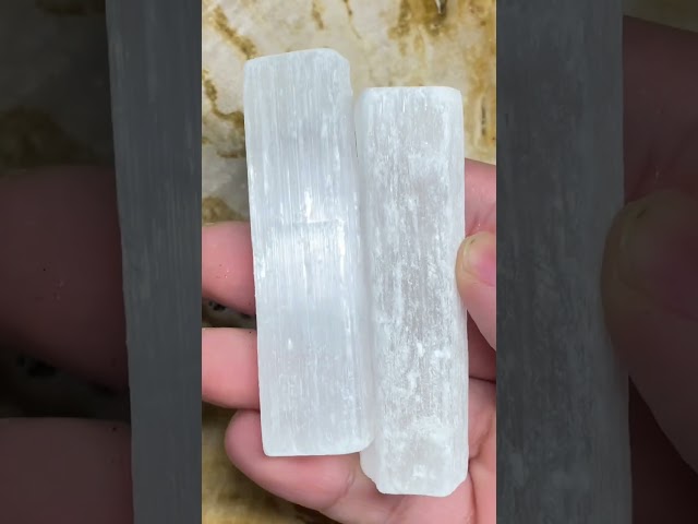 Vídeo relacionado con Chips de Cristal de Fluorita Piedra triturada Natural de 500g, Cristales curativos a Granel, Piedras Preciosas de Cristal triturado para Manualidades, Hermoso Paquete para Regalo