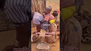 Download lagu wanita suku pedalaman afrika swdang menumbuk sorgun #adat #tradisi #budaya mp3