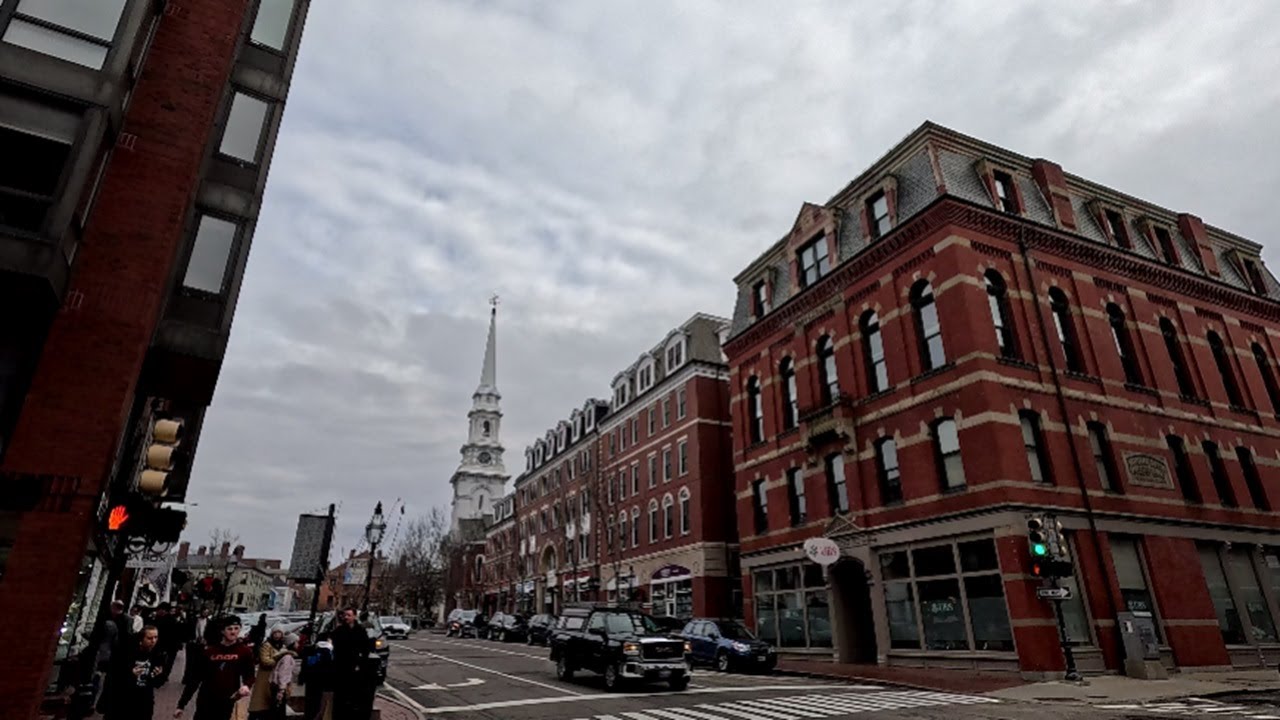 Immersive street-level walking tour through Portsmouth, NH, United States, showcasing authentic urban landscapes, local architecture, and the vibrant atmosphere of the city's neighborhoods