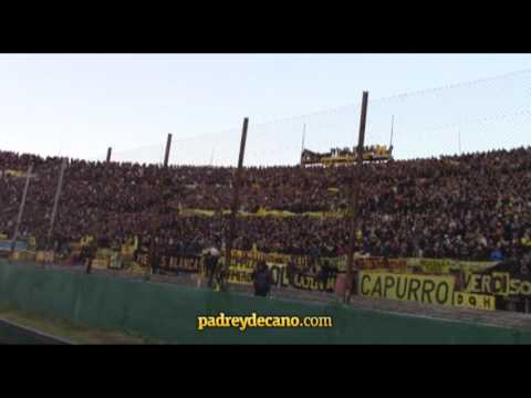 "Asi lo vivió la hinchada - Peñarol Campeón Uruguayo 2015 - 2016" Barra: Barra Amsterdam &bull; Club: Peñarol