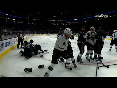 Barclay Goodrow vs Andy Andreoff