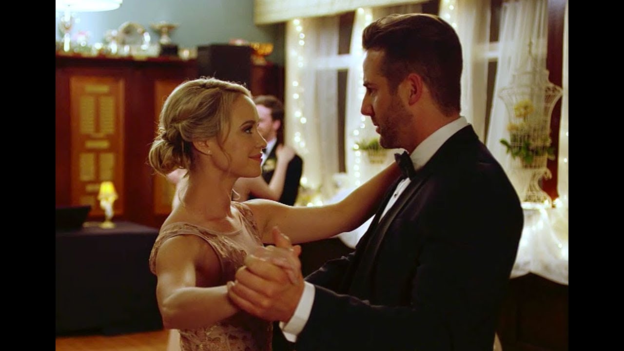 Miniature de la vidéo Preview - Love at First Dance - Hallmark Channel du film Coup de foudre à la première danse