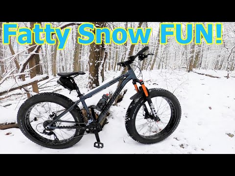 Fat bike snow ride Mongoose dolomite alx