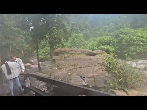 Quarta-feira, 8 de novembro de 2023 CACHOEIRA DE KULEN No Camboja