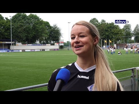 Kaylee, RKHVV VR1, voorafgaand aan de wedstrijd tegen Trekvogels