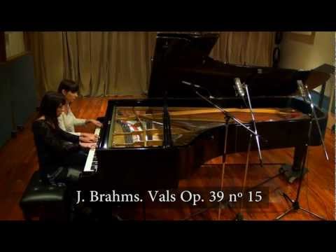 J. Brahms waltz nº 15 Op. 39 - Paula & Fabiana Chávez, piano 4 hands.