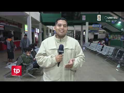 Bloqueos obligan a tomar rutas alternas en el viaje de Santa Cruz a Sucre