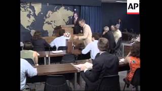 USA: WASHINGTON: PRESIDENT CLINTON OFFERS THANKS TO LAW OFFICERS