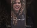 Rachel valt binnen zonder schoenen ?! #Rachelvaltbinnen #NPOZapp #shorts #groteteen